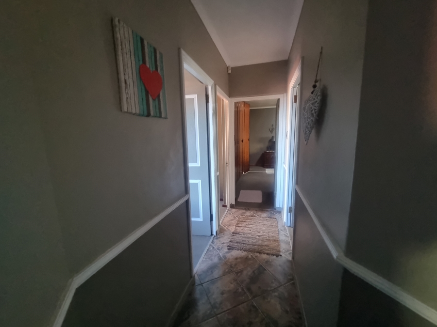 6 Bedroom Property for Sale in Heiderand Western Cape